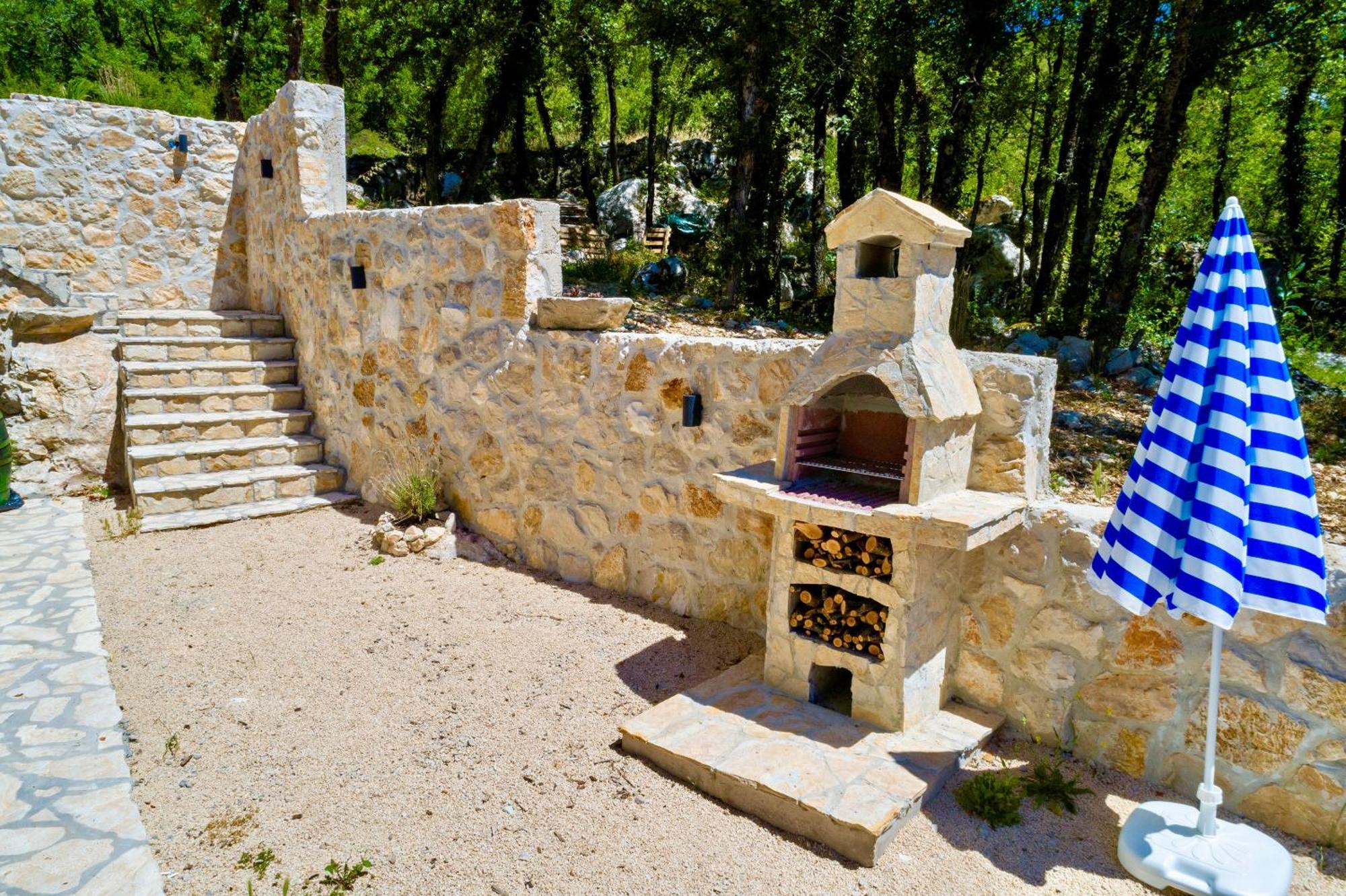 Luxury Villa Andrea Vrzika In Forest Near The Sea Zagvozd Kültér fotó